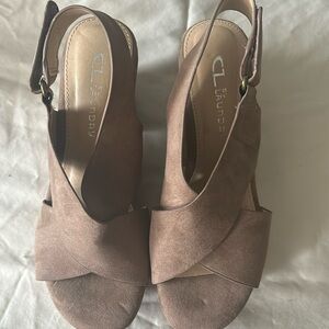 CL by Laundry Wedge Heels Suede Size 6 NEW